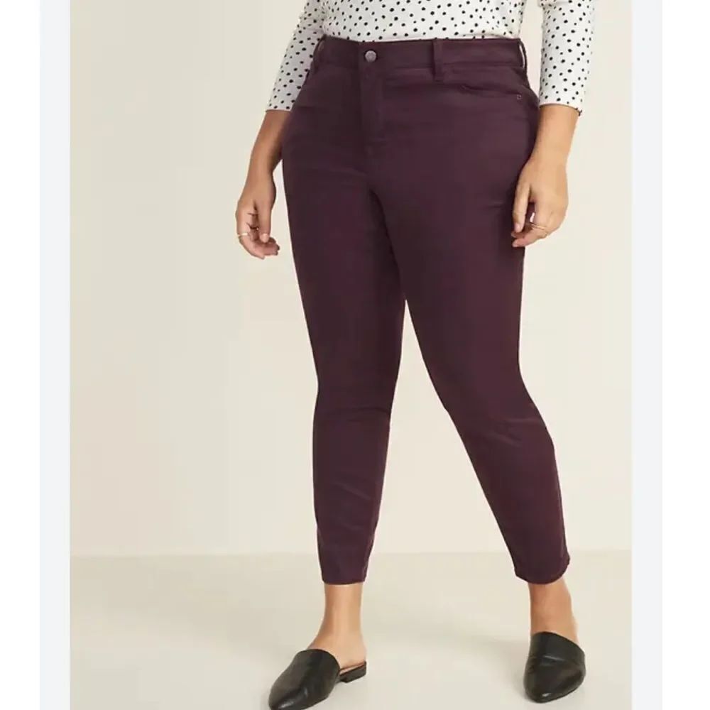 Old Navy Women's Rich Burgundy Rockstar Jeans
